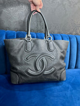 Load image into Gallery viewer, CHANEL Pre-Loved Black Leather Tote Bag
